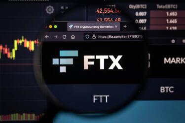 قصة انهيار إمبراطورية FTX وتبخر مليارات الدولارات من العملات المشفرة