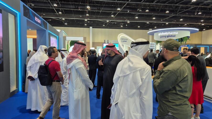 ما هي أبرز استراتيجيات الإمارات والسعودية التي ساعدتهما في رحلة التحول الرقمي الحكومي؟